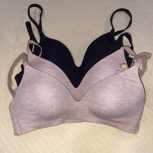 Love by Gap Breathe Wireless Bras (4 total)